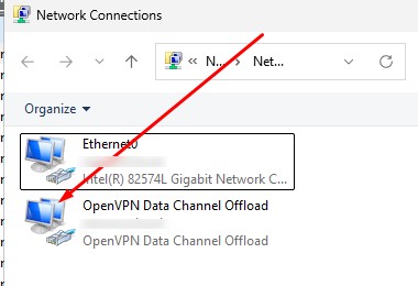 активен openvpn адаптер, значит сервер запущен и ожидает подключений